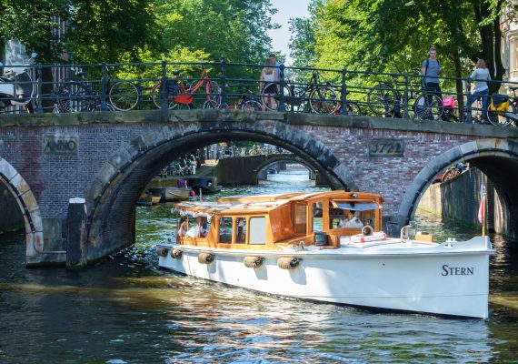 Tour privado en barco por los canales de Ámsterdam | Las 9 calles